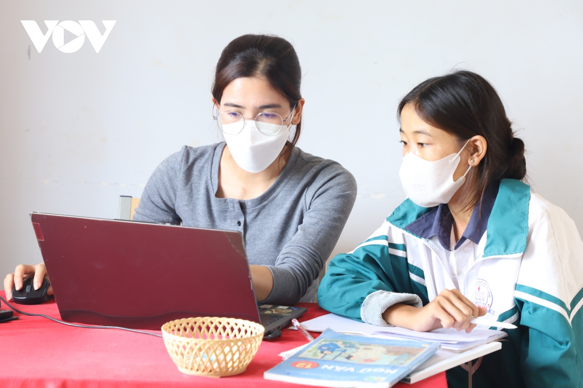Học sinh Đắk Nông chăm chú ôn luyện cho kỳ thi tốt nghiệp THPT